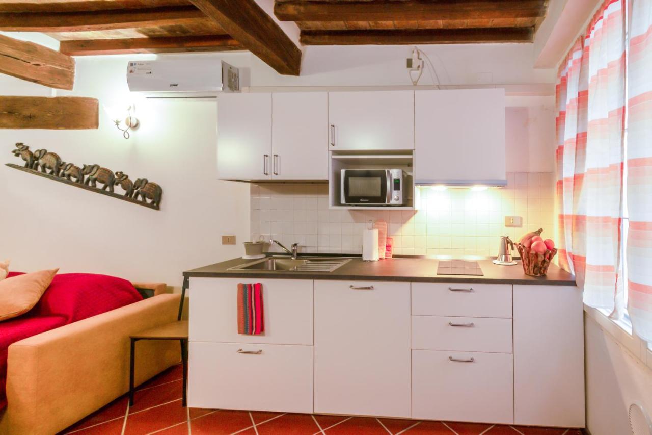 Appartamento Parma Portici Antichi Monolocale A 5 Min Dal Duomo Esterno foto